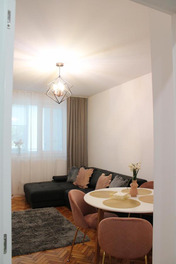 Apartament Maia *